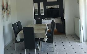 Apartments Alenka By The Sea